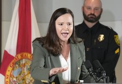 Will curbing social media help kids’ mental health? Florida may try.